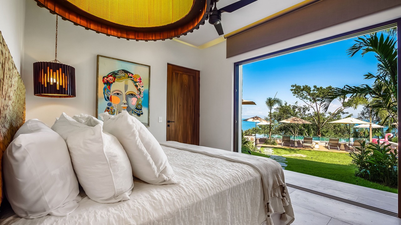 Photo of Bedroom in South Shore Hotel Area