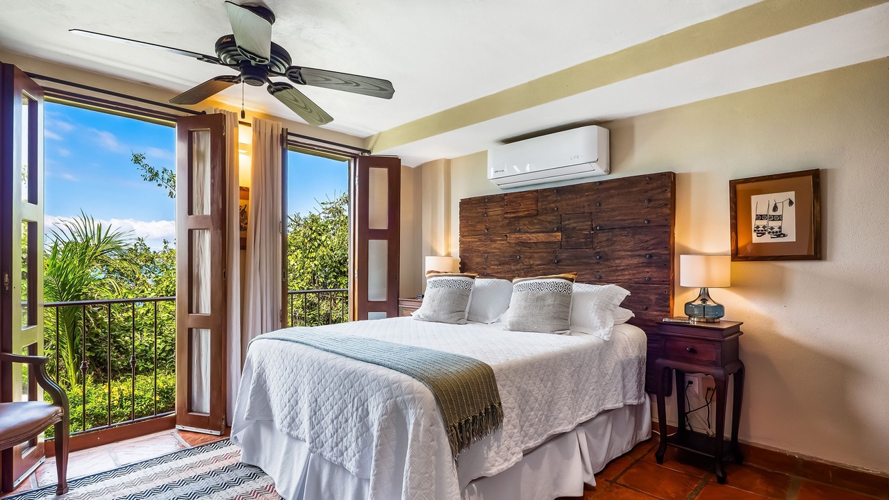 Photo of Bedroom in South Shore Hotel Area