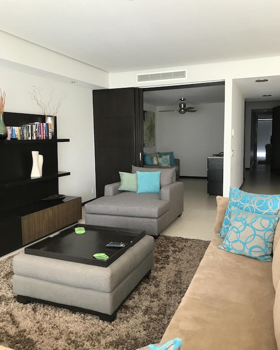 Photo of Livingroom in North Hotel Zone