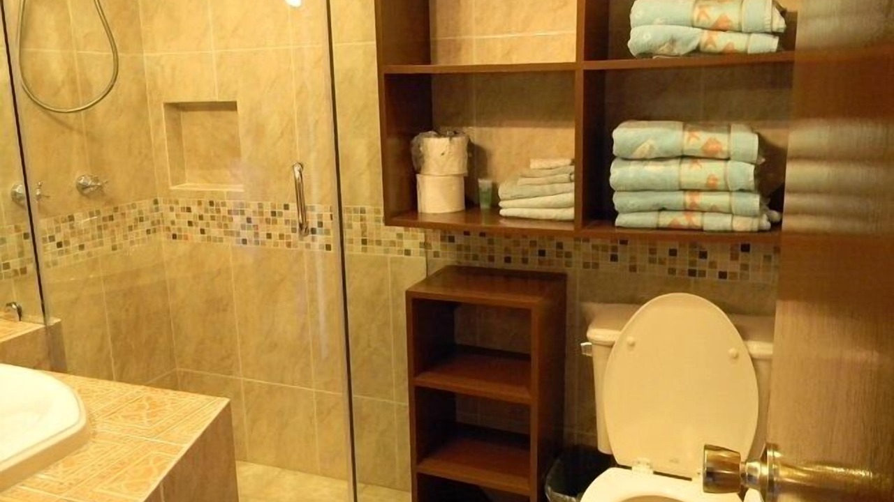 Photo of Bathroom in South Shore Hotel Area