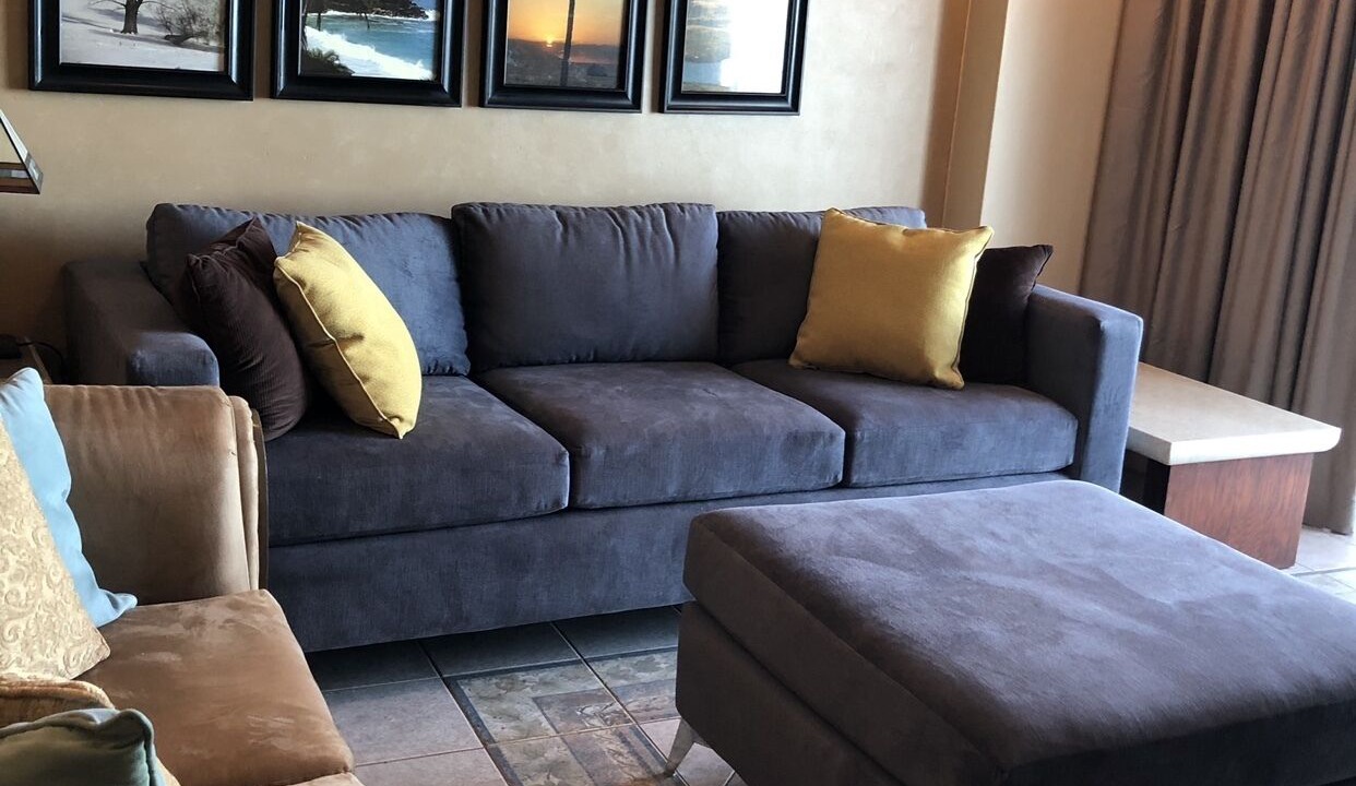 Photo of Livingroom in South Shore Hotel Area