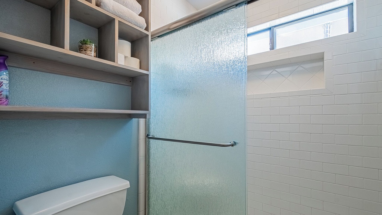 Photo of Bathroom in Desert Foothills