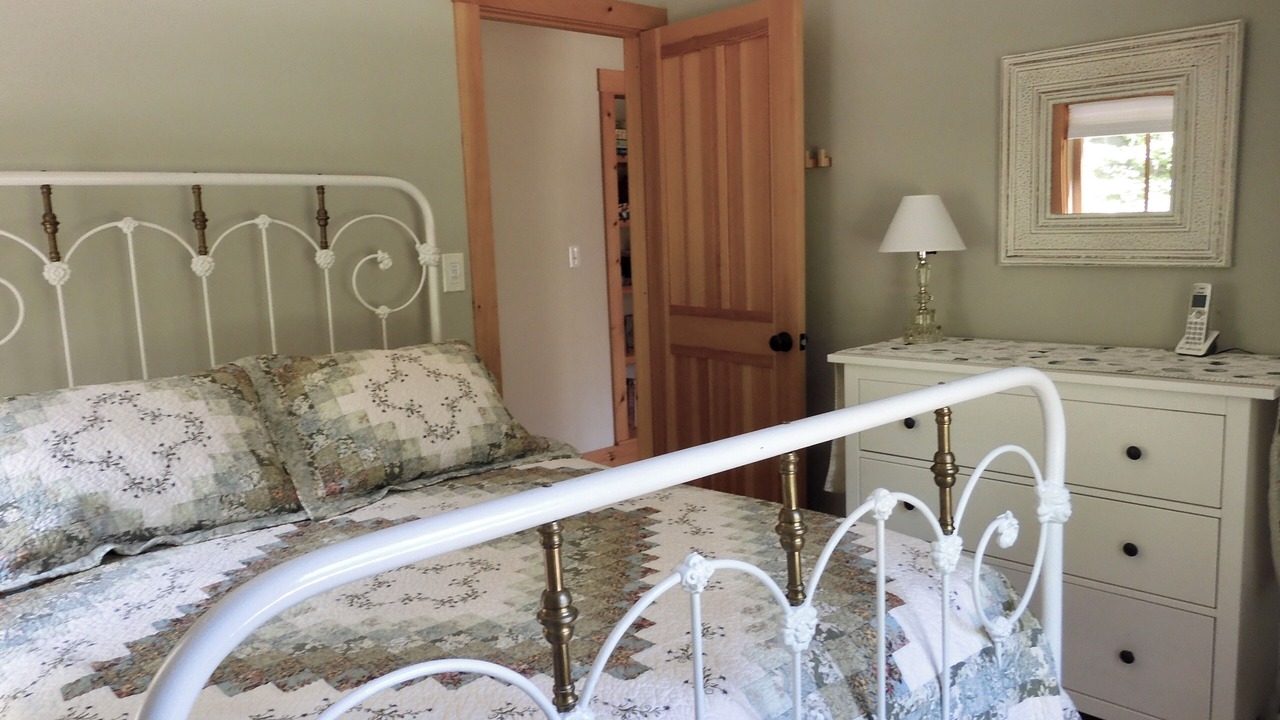 Photo of Bedroom in Center Lovell