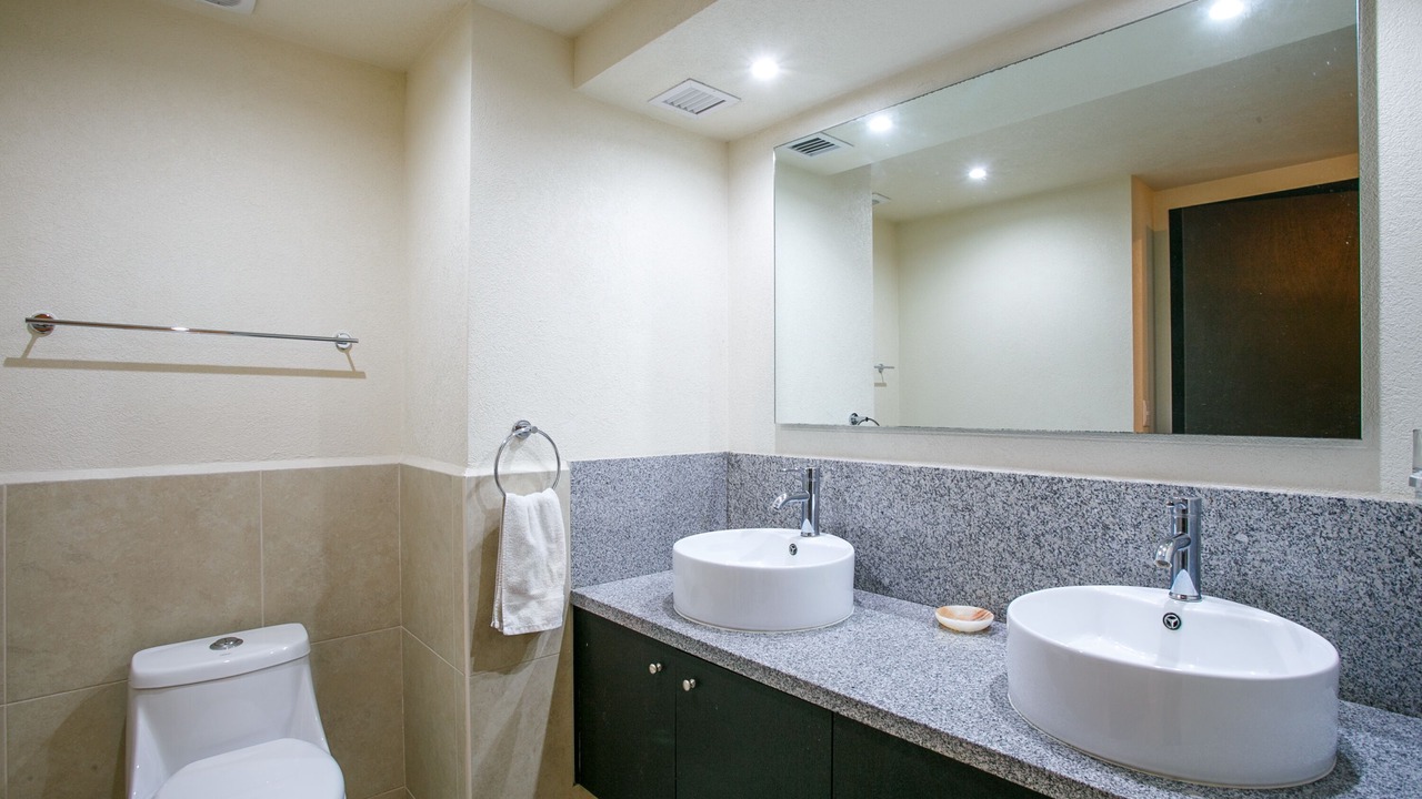 Photo of Bathroom in South Hotel Zone
