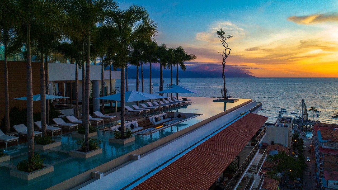 Photo of Outdoor in Romantic Zone