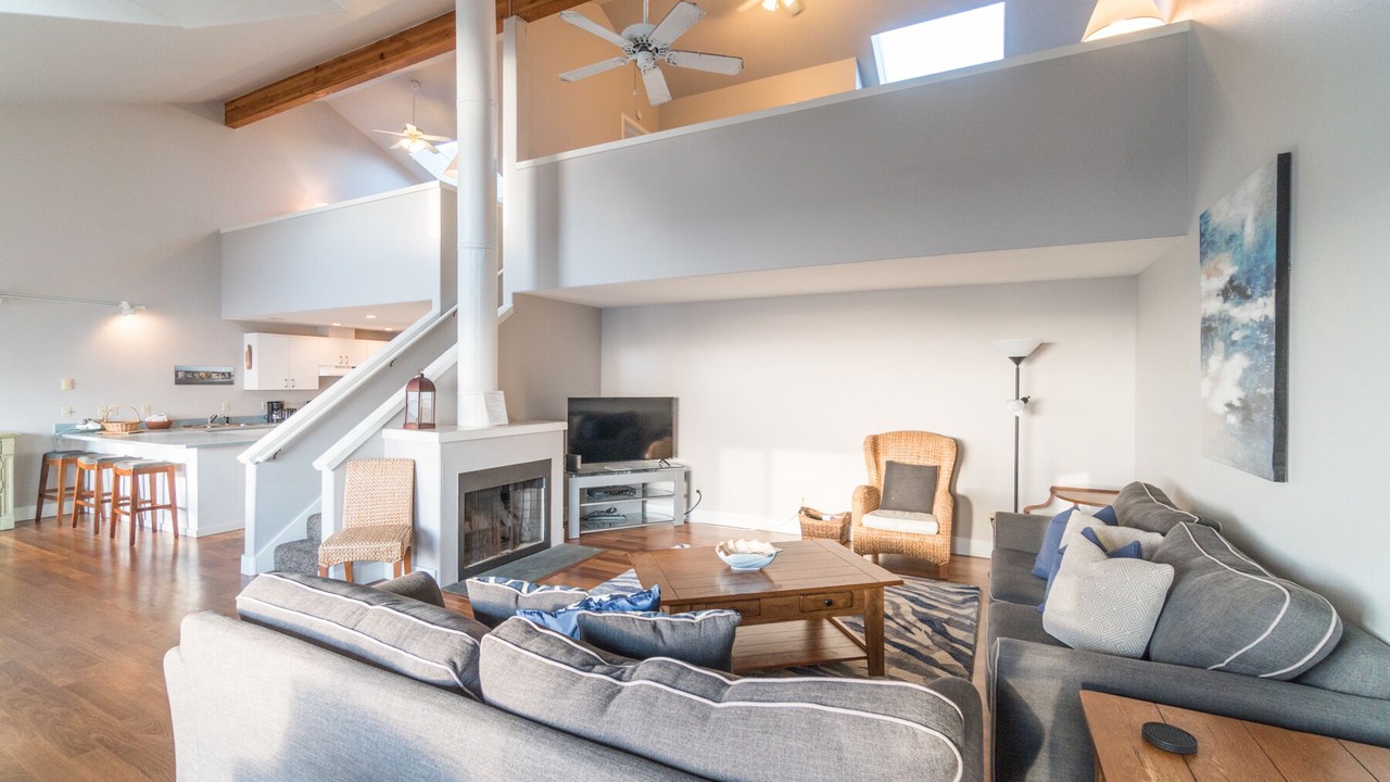 Photo of Livingroom in Depoe Bay