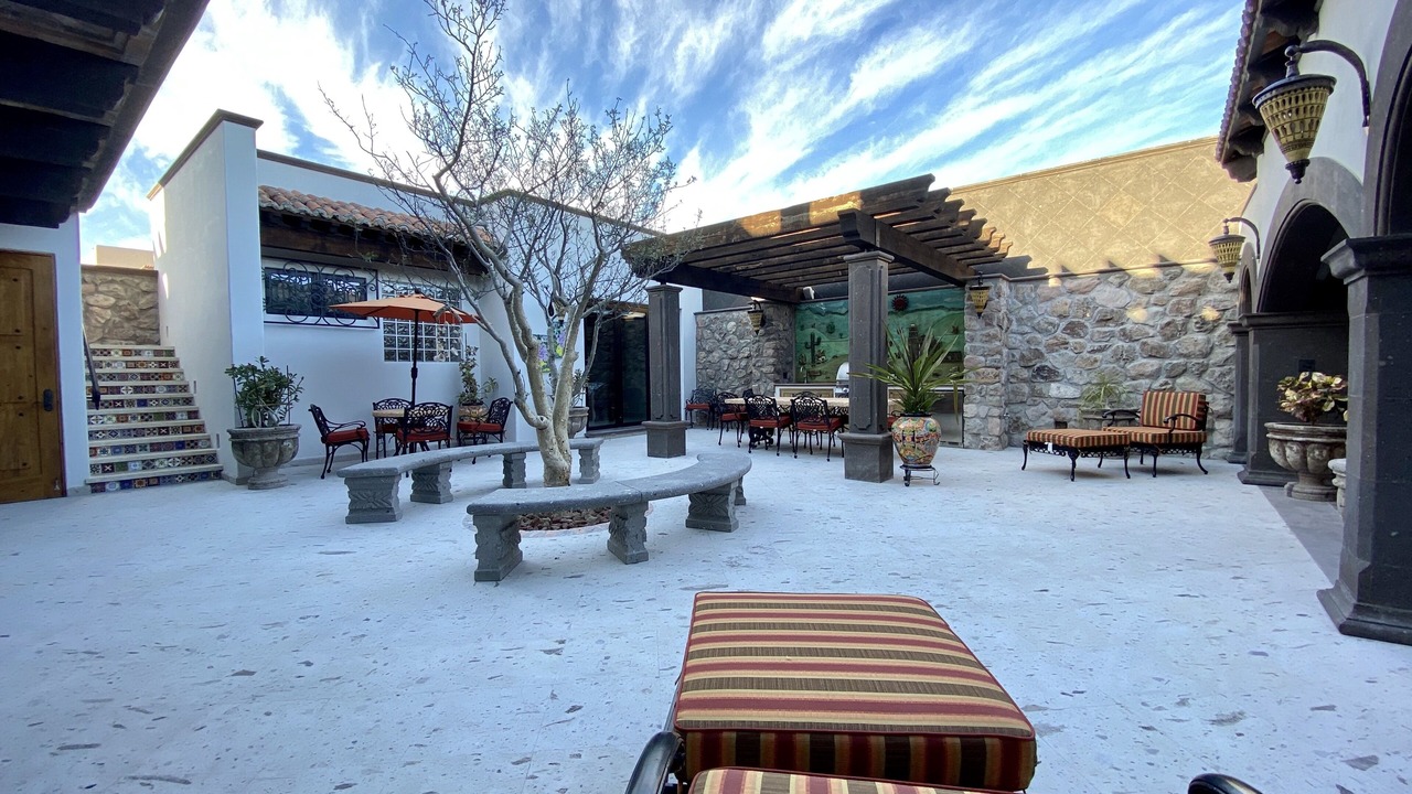 Photo of Outdoor in Nopolo