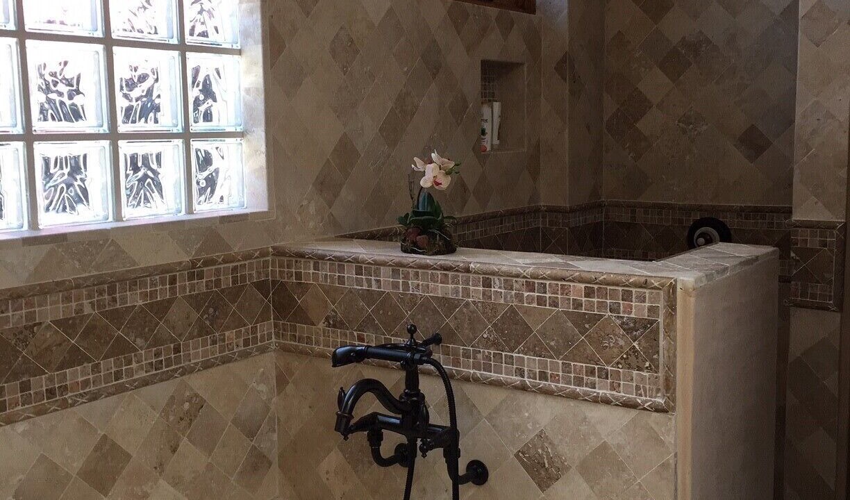Photo of Bathroom in Nopolo