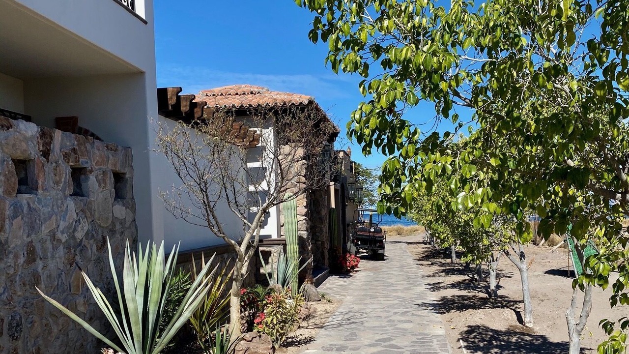 Photo of Outdoor in Nopolo