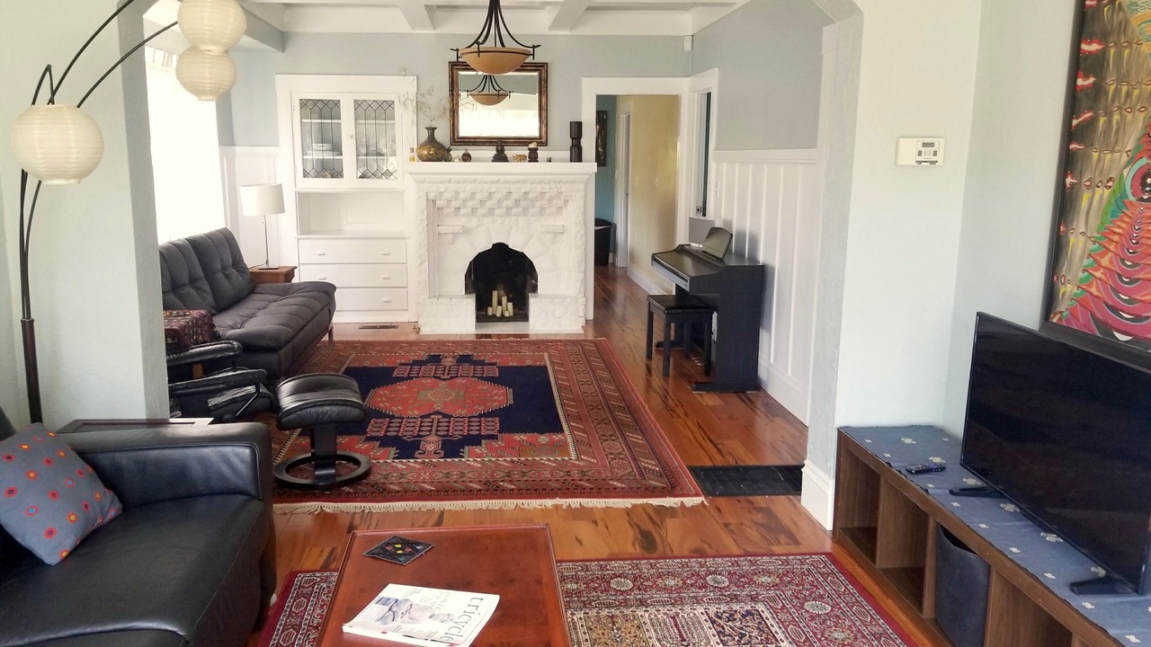 Photo of Livingroom in South Berkeley