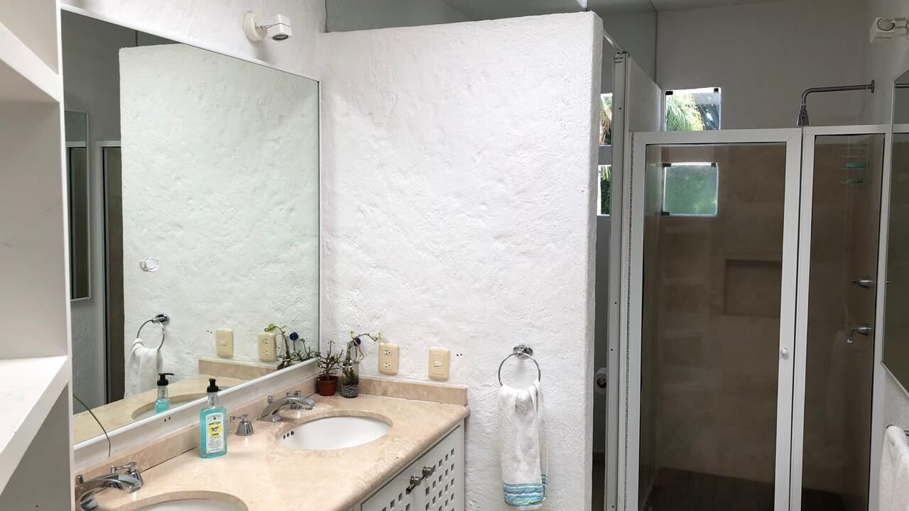 Photo of Bathroom in Los Limoneros