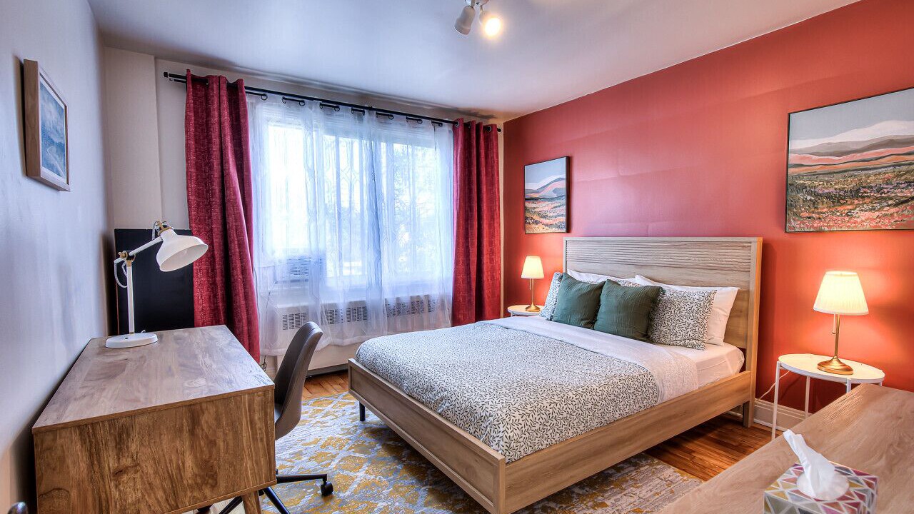 Photo of Bedroom in Cote-Des-Neiges—Notre-Dame-De-Grace
