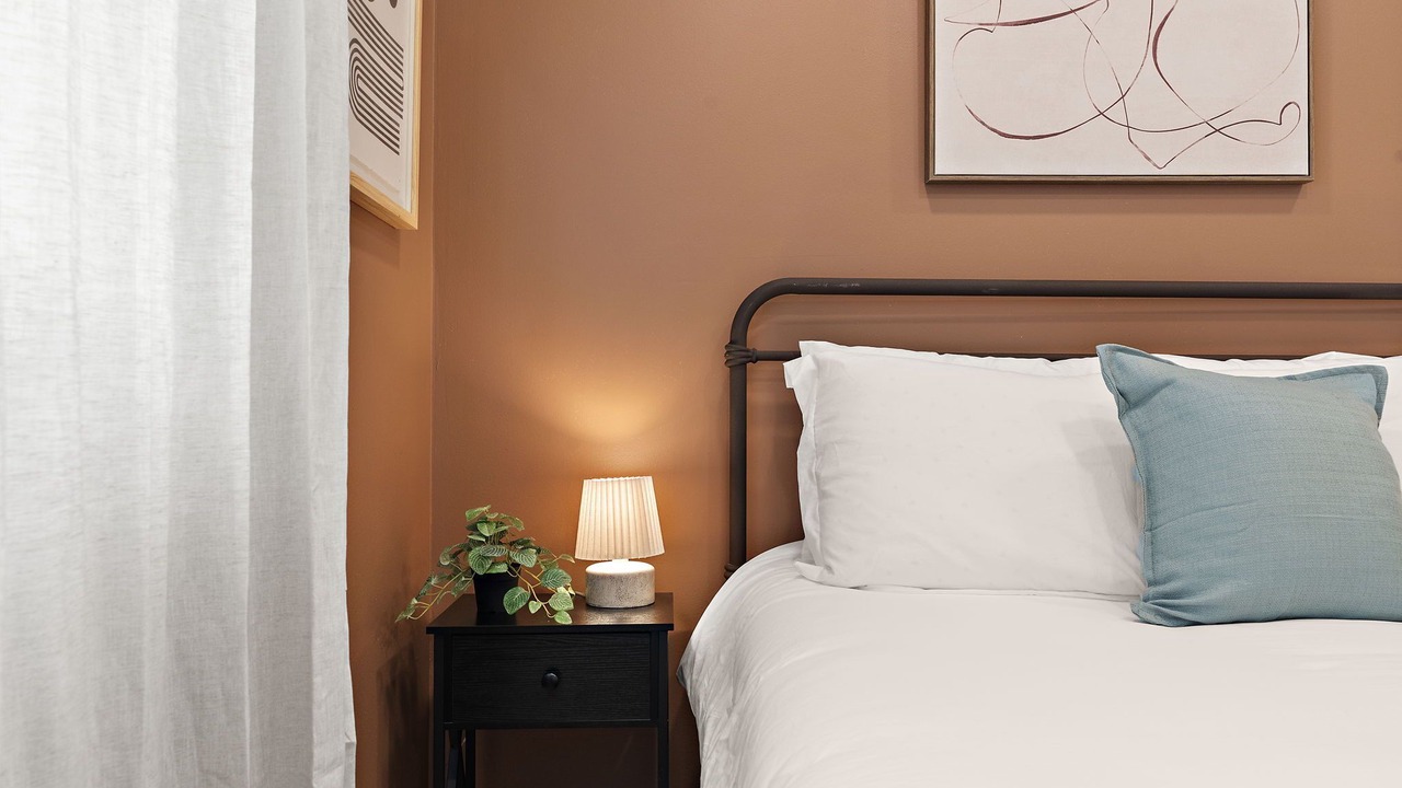 Photo of Bedroom in Summit - University