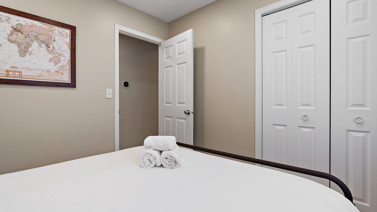 Photo of Bedroom in Summit - University