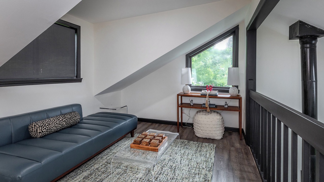 Photo of Livingroom in Marble Dale