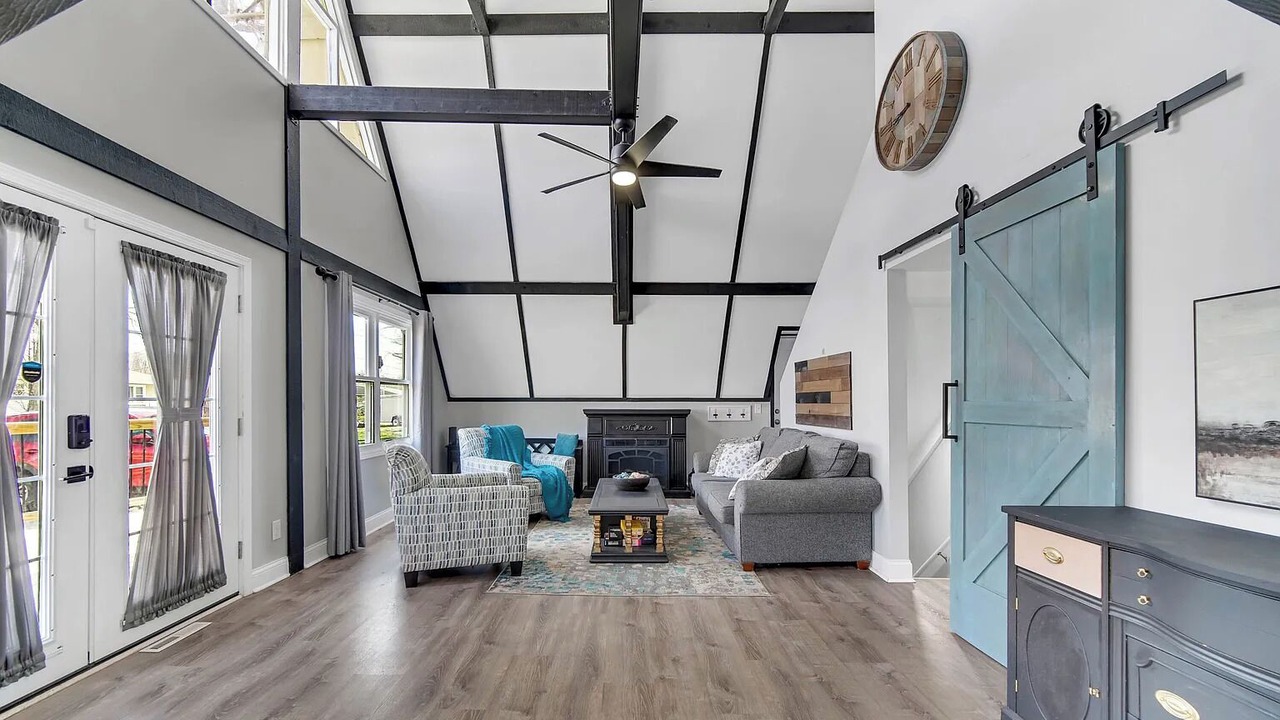 Photo of Livingroom in Cedar Lake