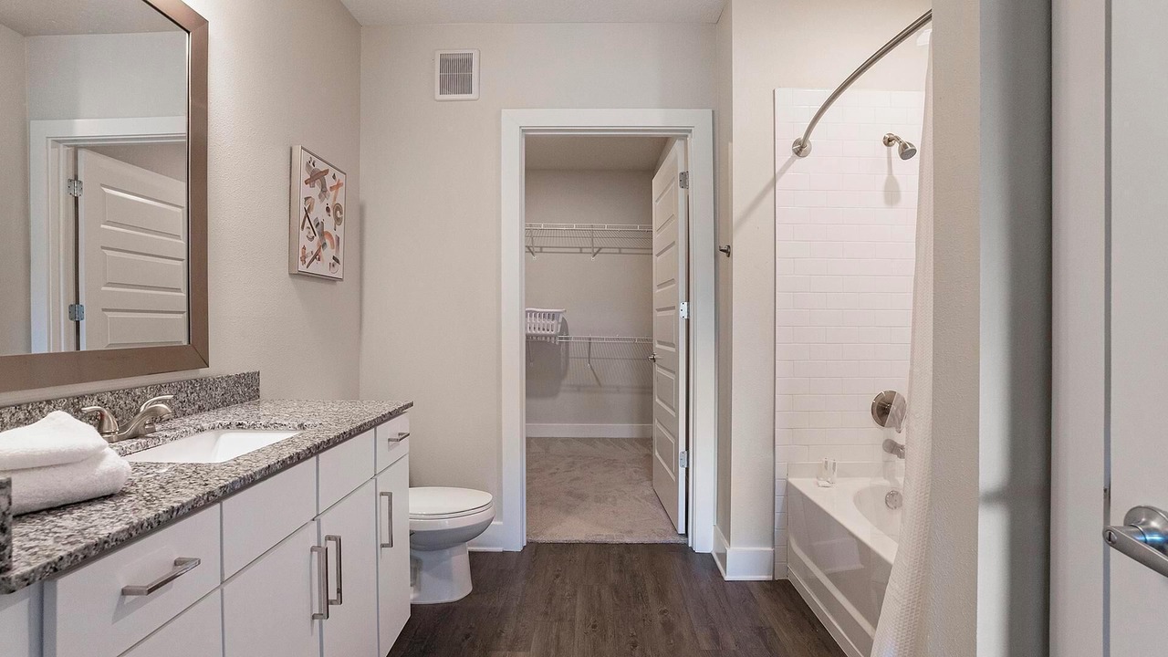Photo of Bathroom in Woodburn
