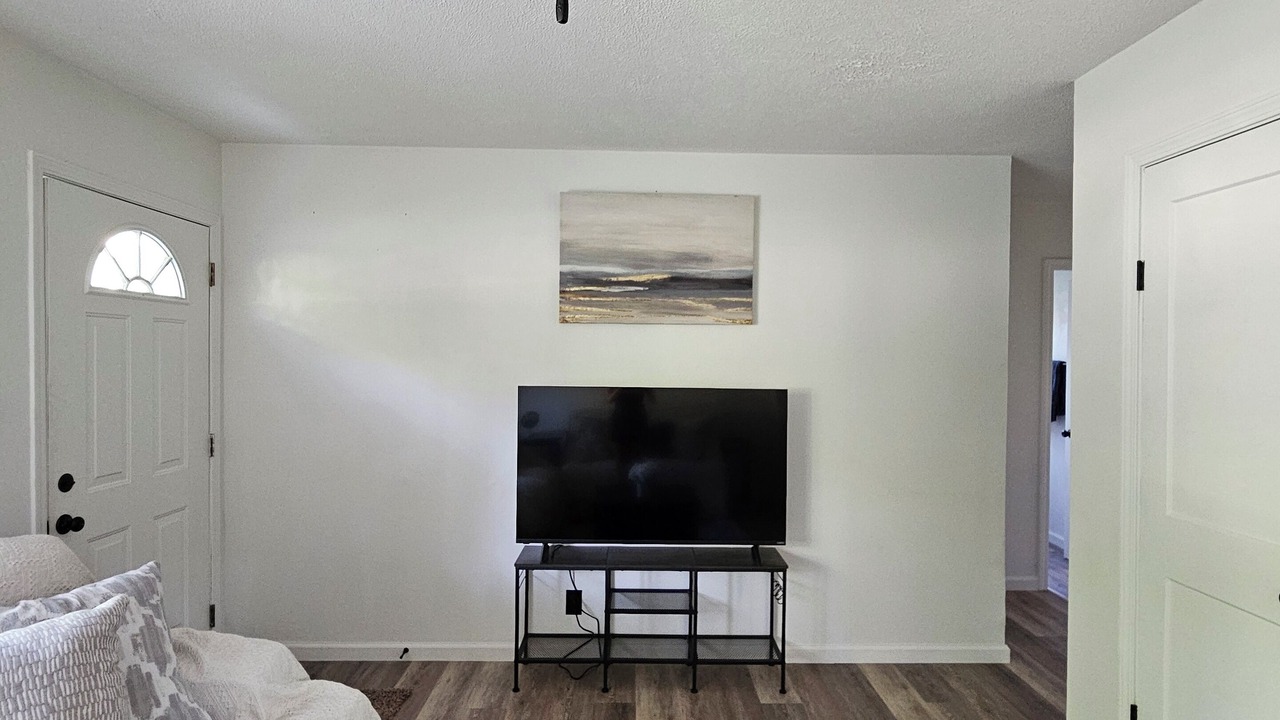 Photo of Livingroom in Mentor Headlands