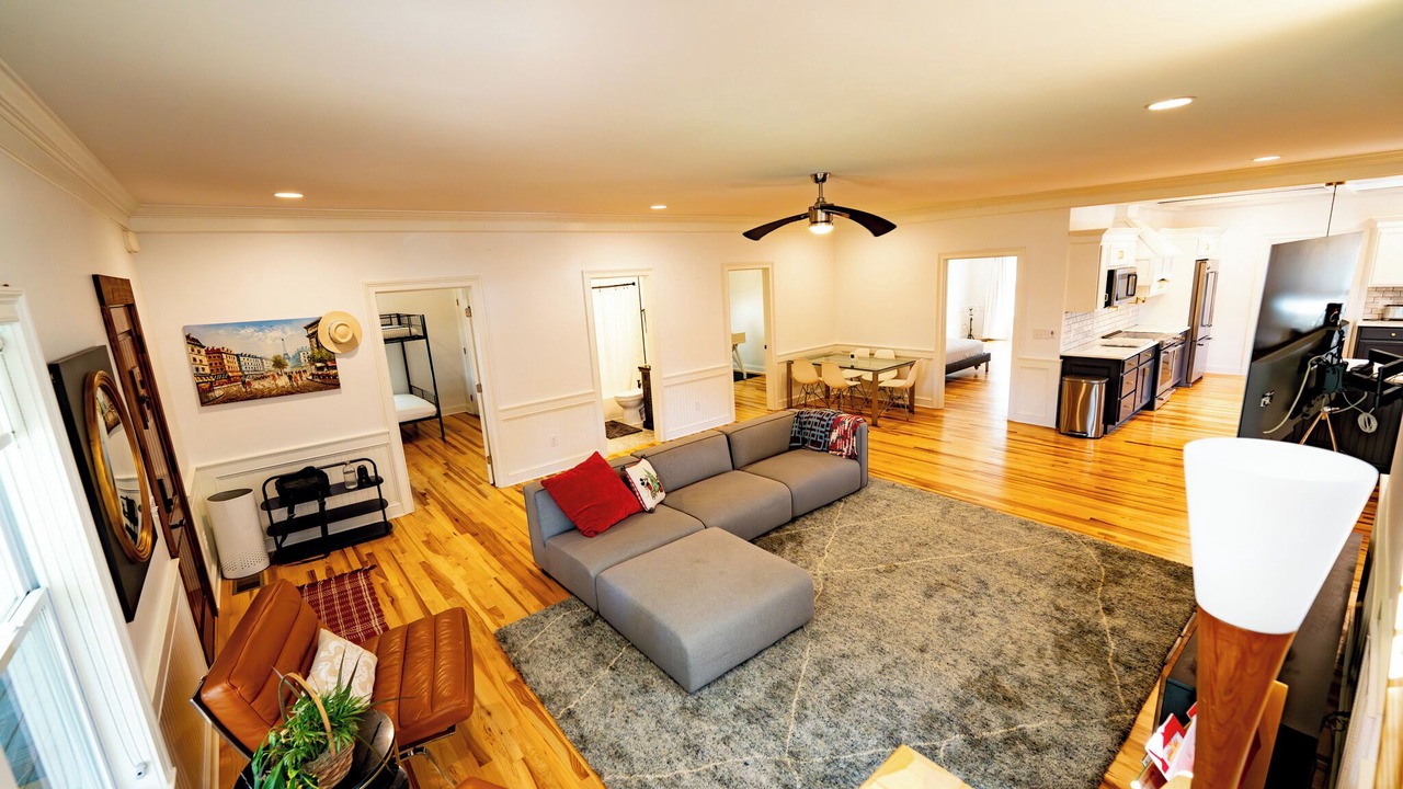 Photo of Livingroom in Cleveland Park