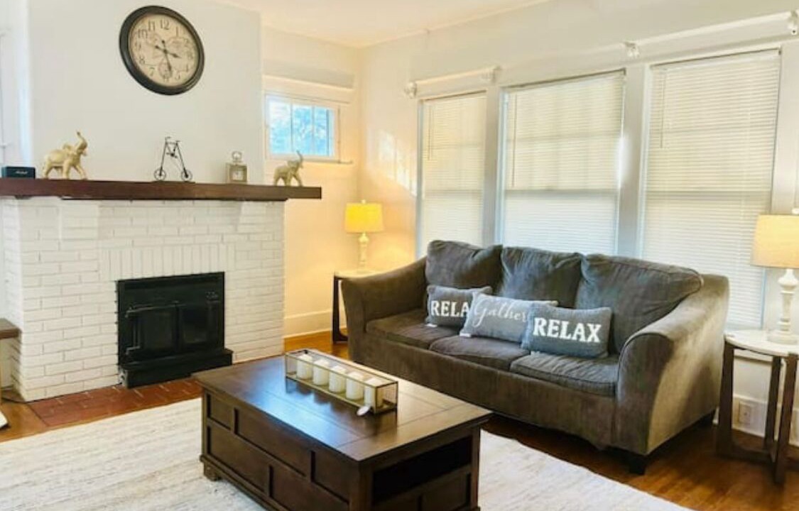 Photo of Livingroom in Tyler Park