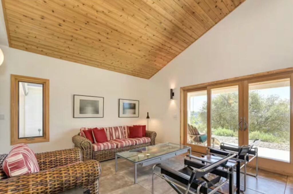 Photo of Livingroom in Volcano