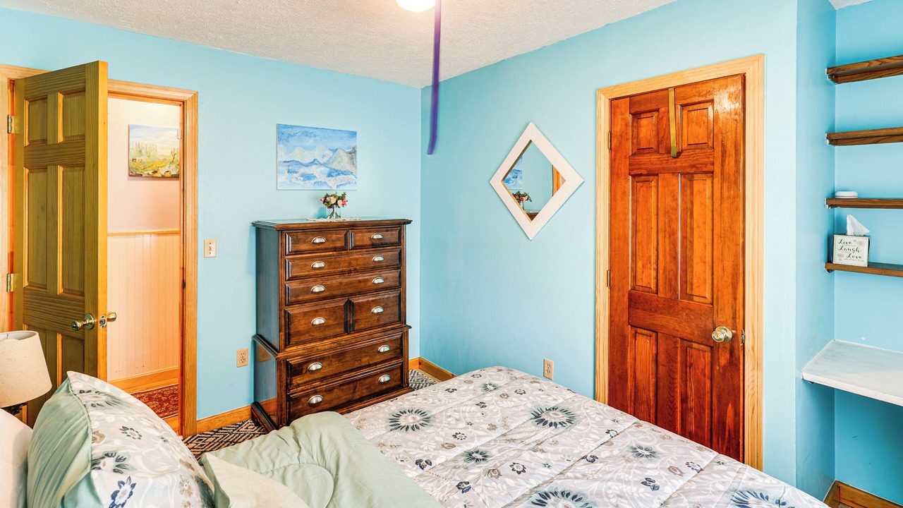 Photo of Bedroom in Crystal