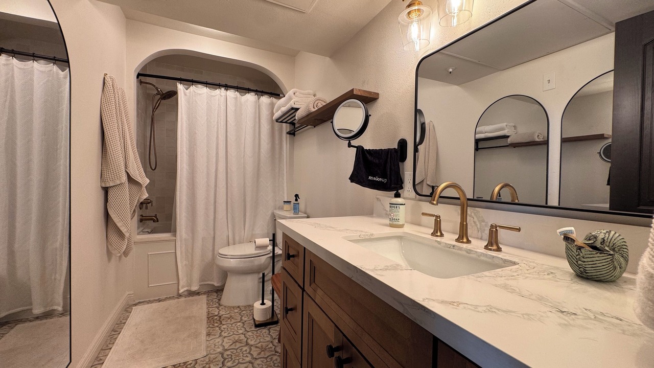 Photo of Bathroom in Alhambra