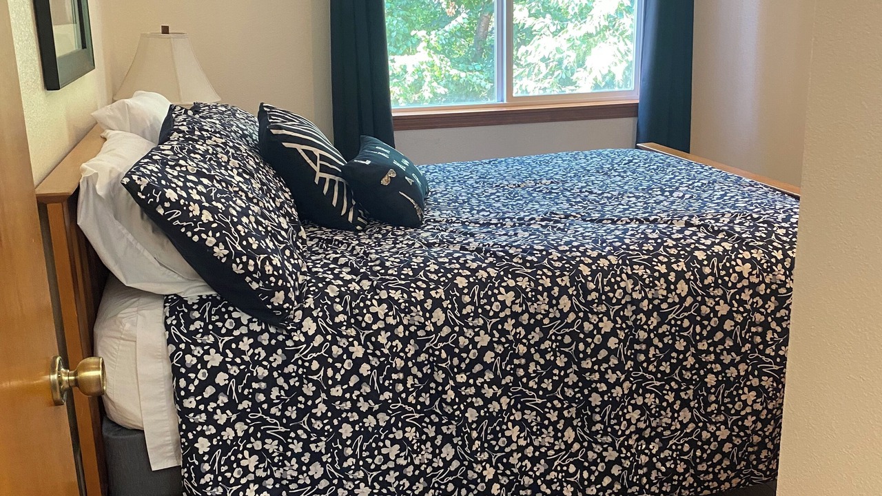 Photo of Bedroom in West Salem