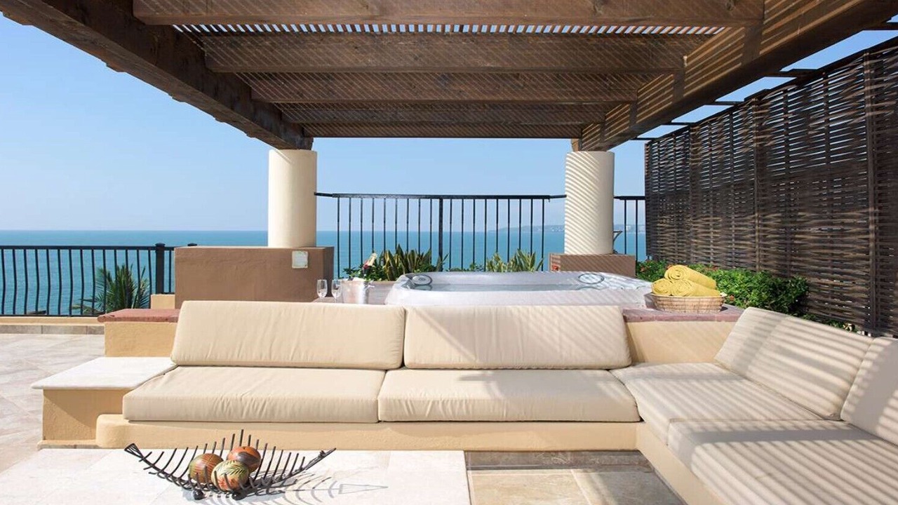 Photo of Patio Balcony in Flamingos