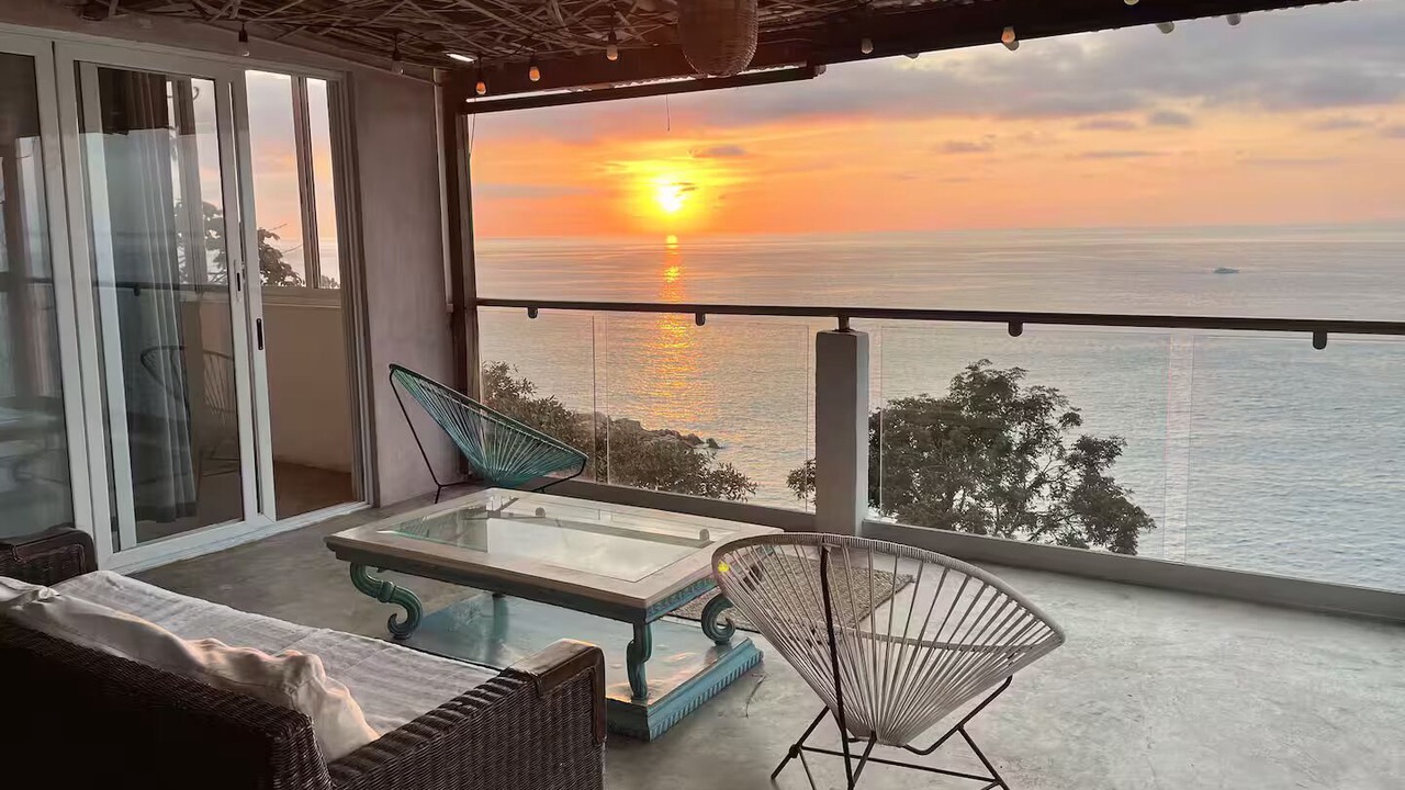 Photo of Patio Balcony in South Shore Hotel Area