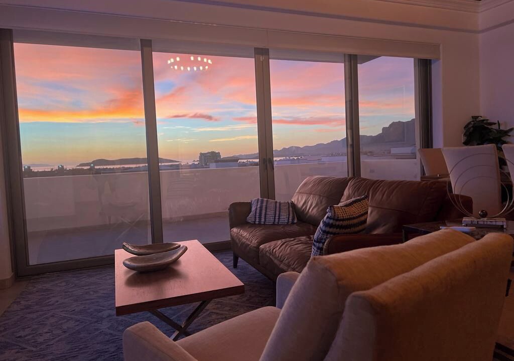Photo of Livingroom in San Carlos