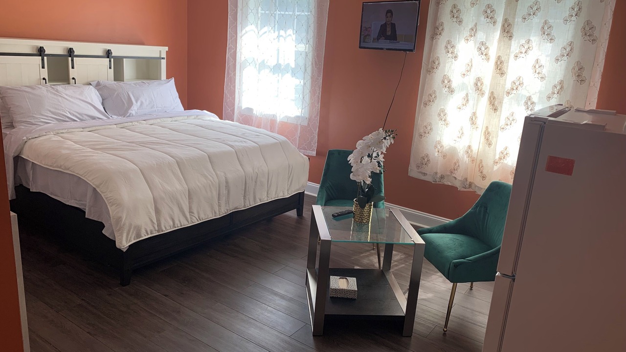 Photo of Bedroom in Aspen Hill