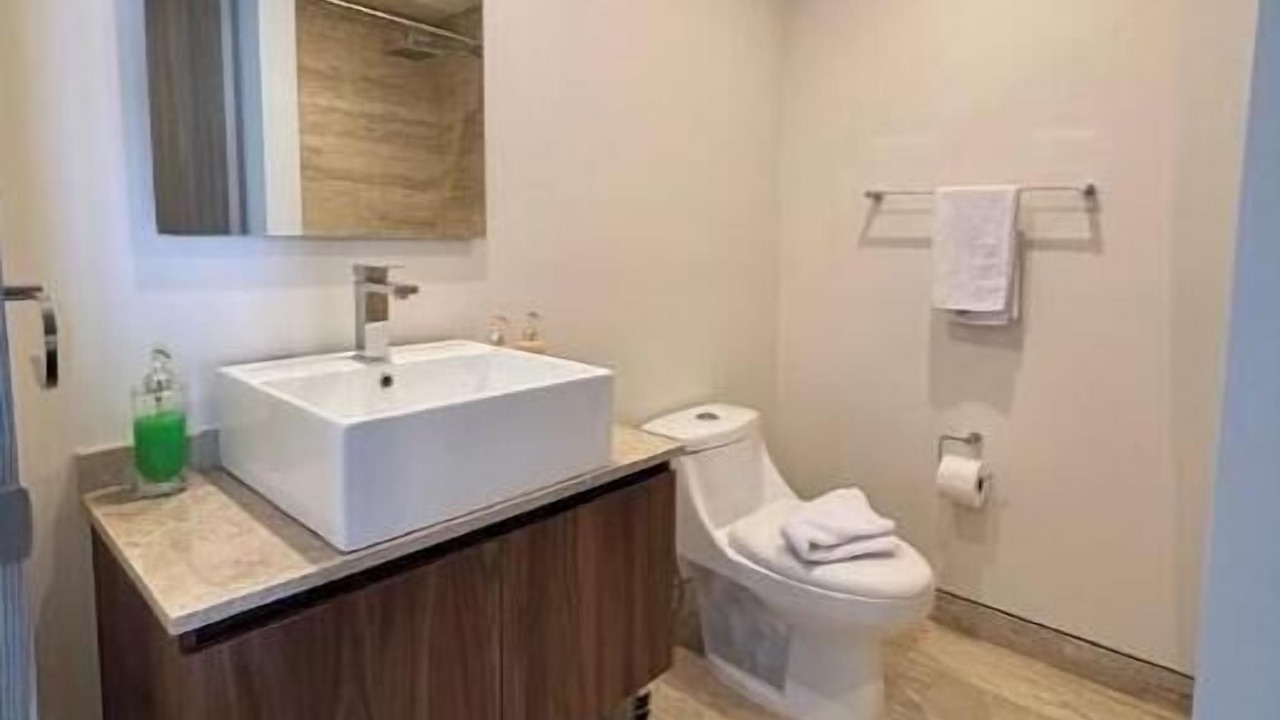 Photo of Bathroom in Anahuac