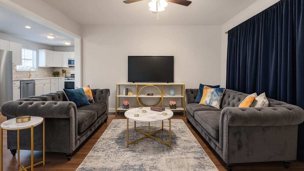 Photo of Livingroom in West Arlington