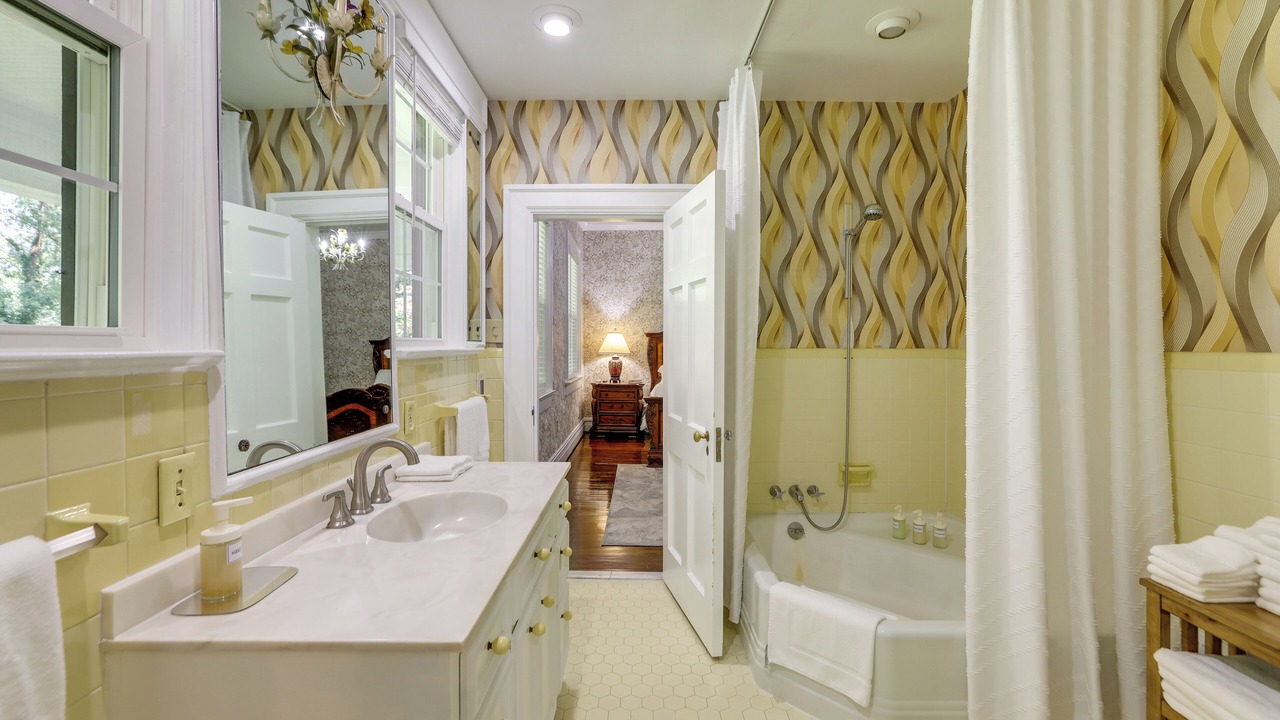 Photo of Bathroom in Arcadia