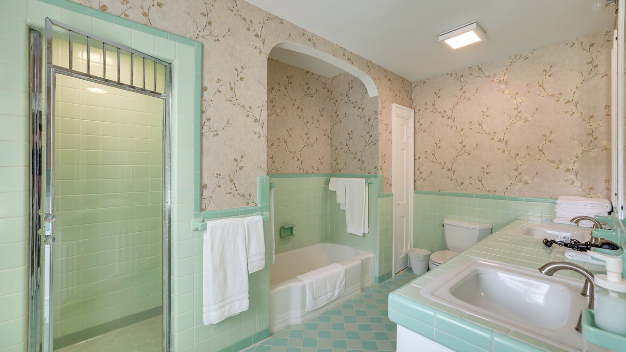 Photo of Bathroom in Arcadia