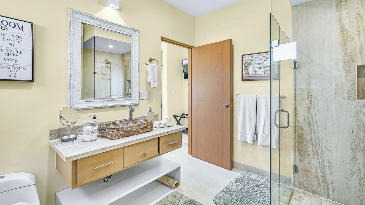 Photo of Bathroom in Colina del Sol