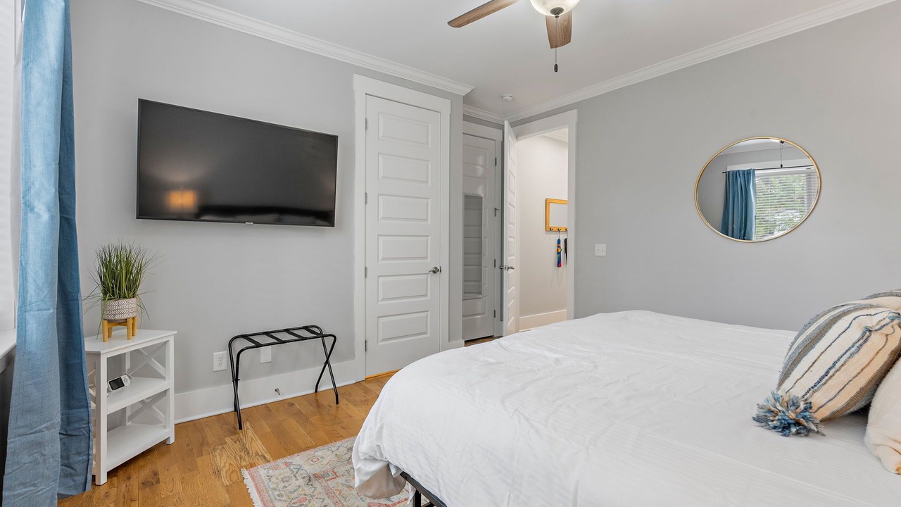 Photo of Bedroom in Cleveland Park