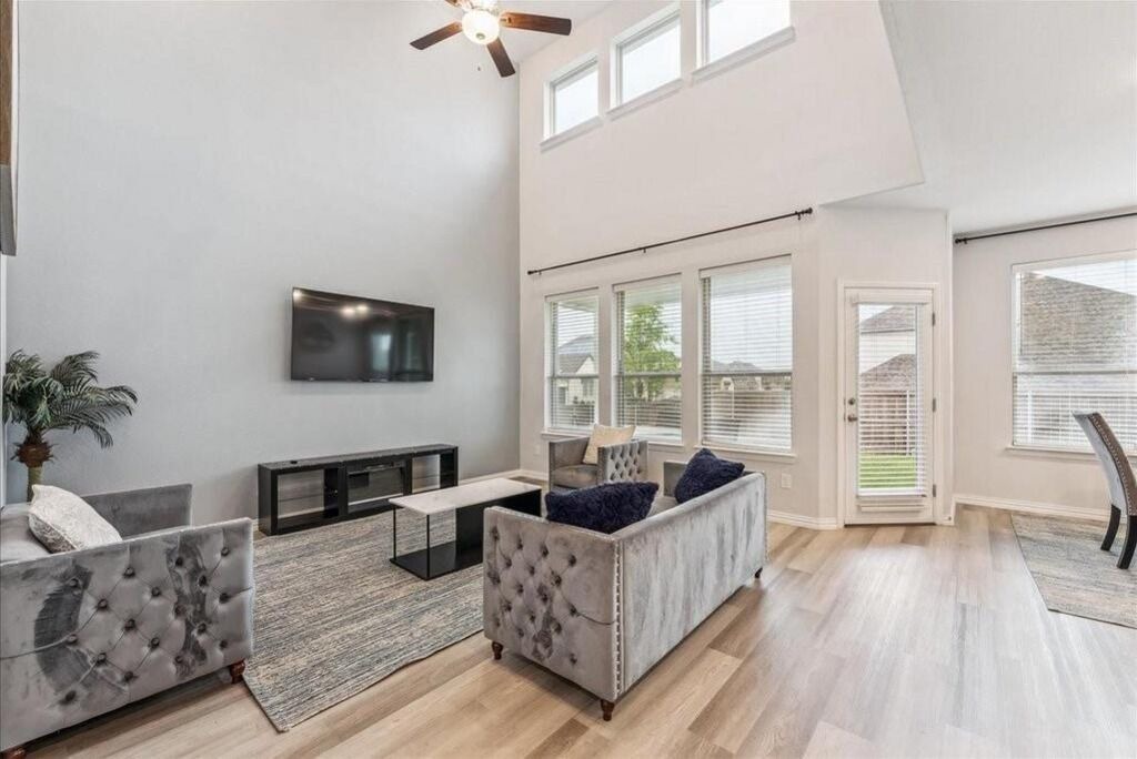 Photo of Livingroom in South Arlington