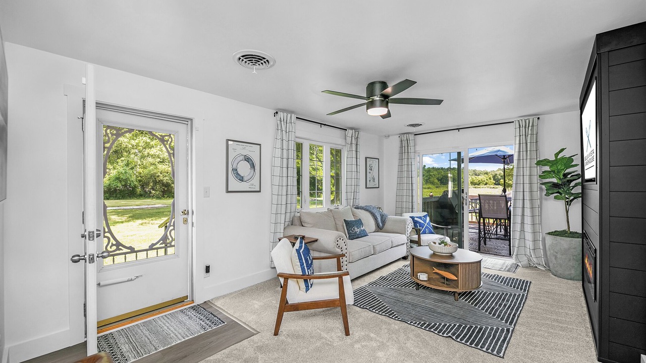 Photo of Livingroom in Elkhart