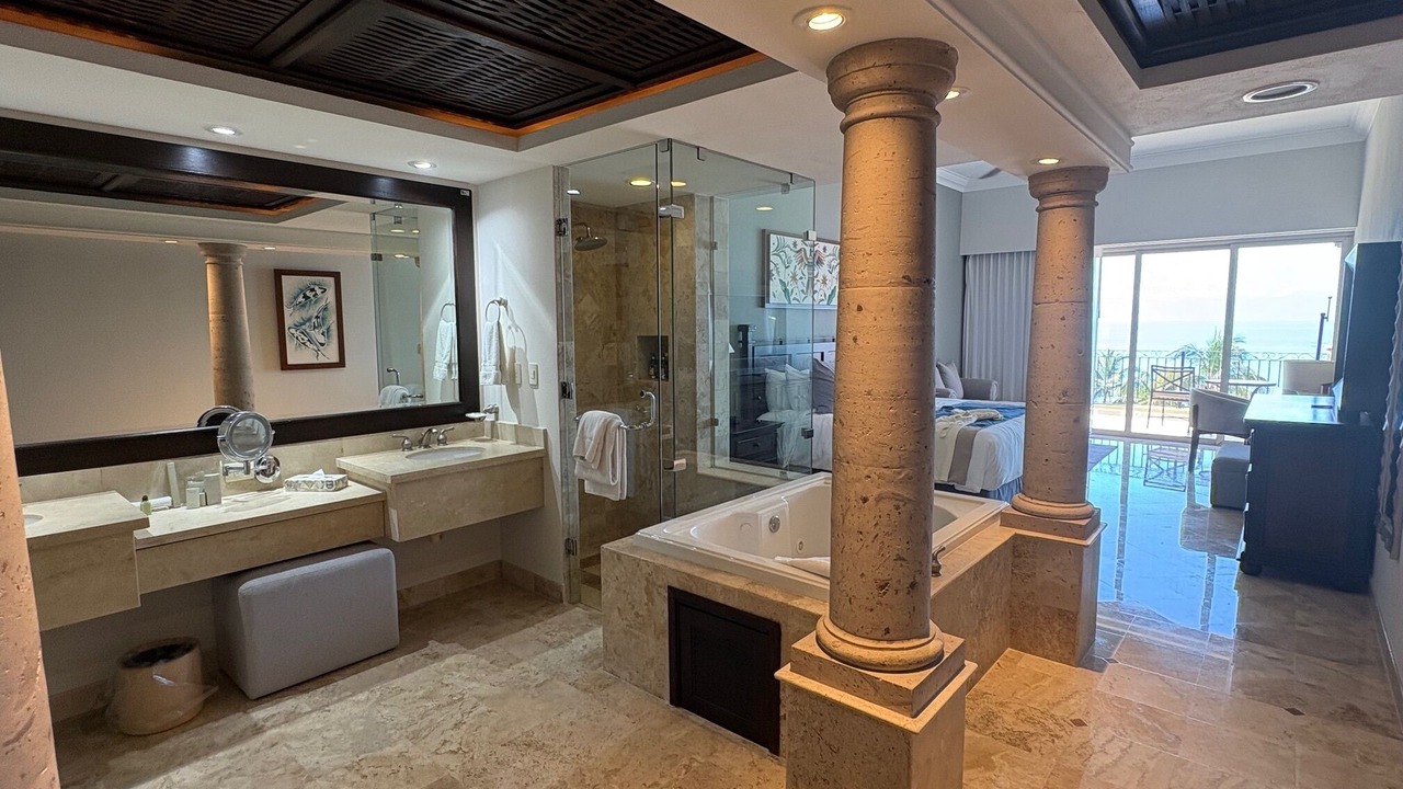 Photo of Bathroom in Flamingos