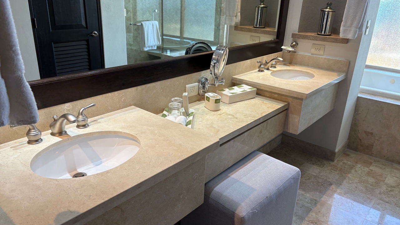 Photo of Bathroom in Flamingos