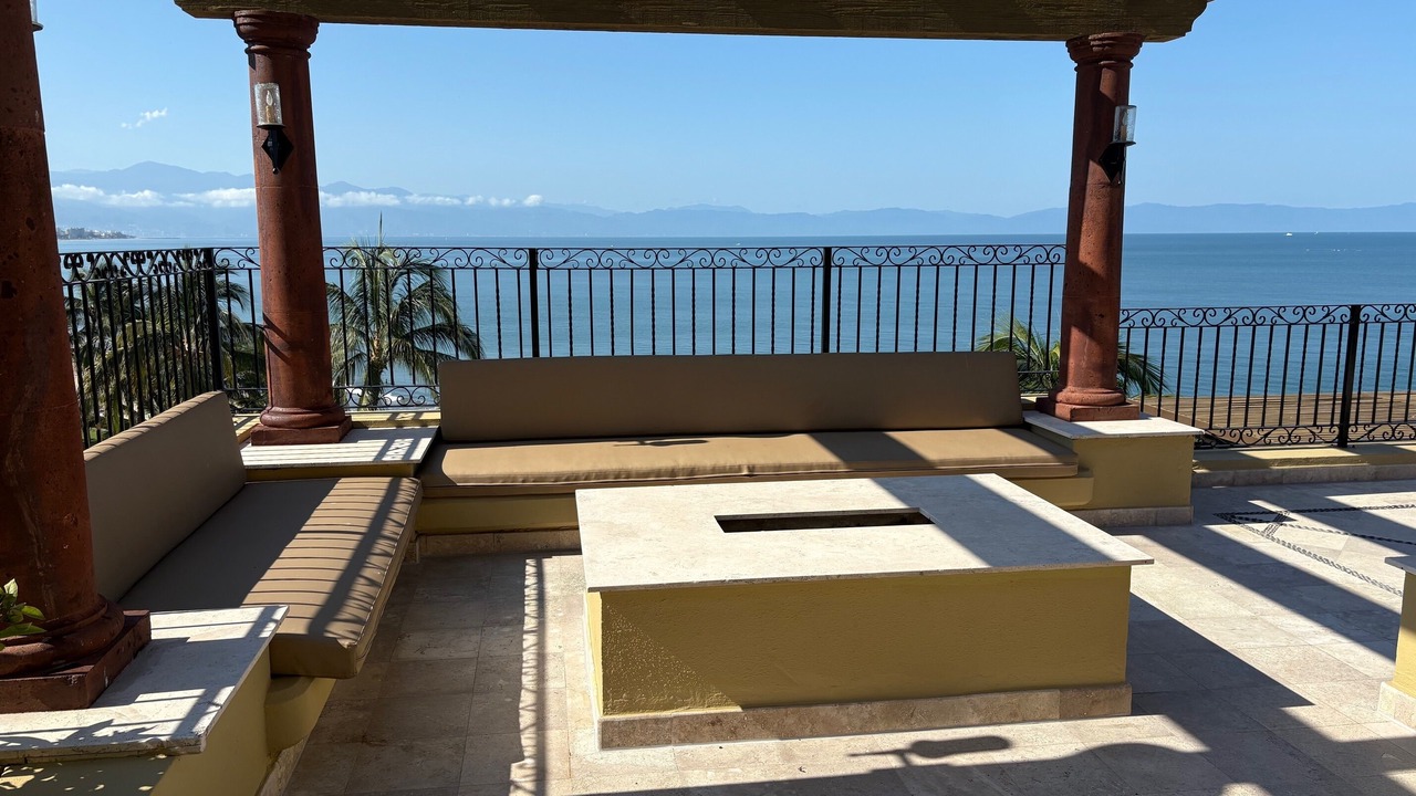 Photo of Patio Balcony in Flamingos