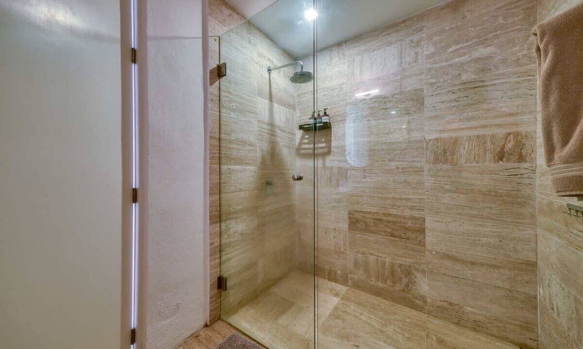 Photo of Bathroom in Romantic Zone