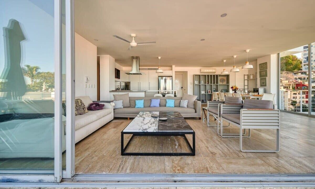 Photo of Livingroom in Romantic Zone
