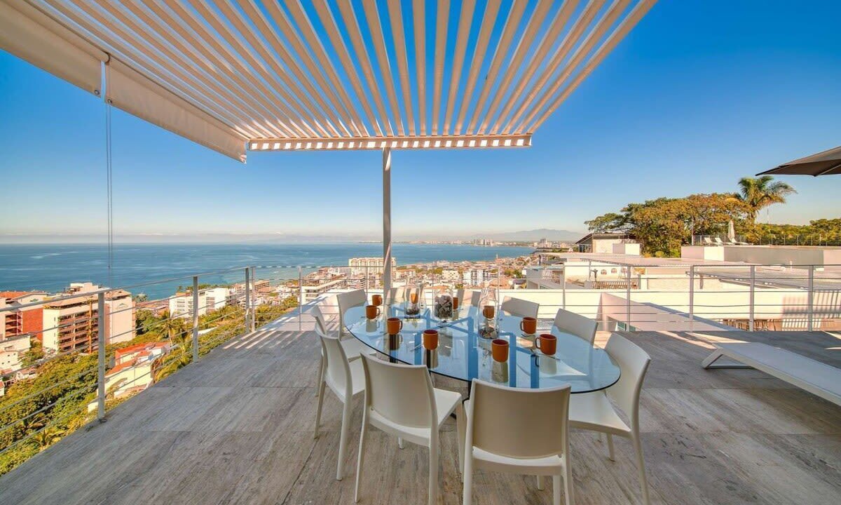Photo of Outdoor in Romantic Zone