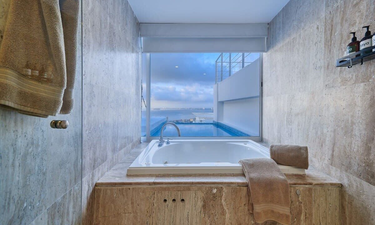 Photo of Bathroom in Romantic Zone