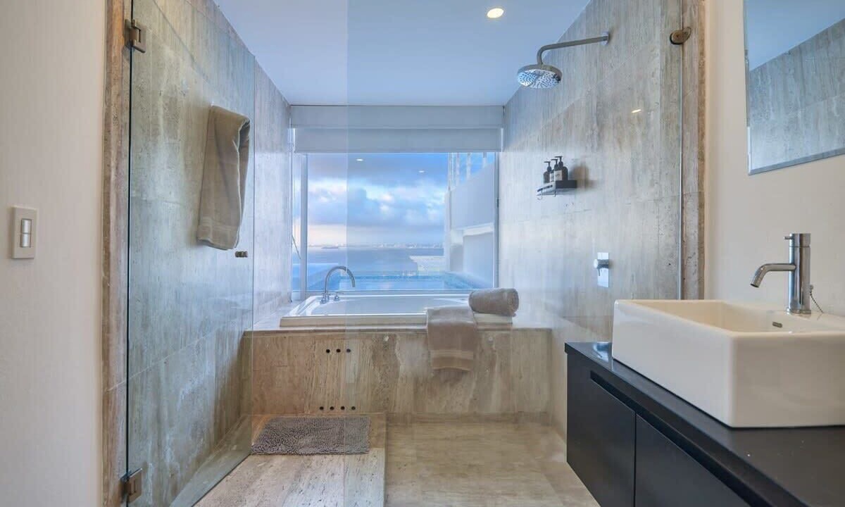 Photo of Bathroom in Romantic Zone