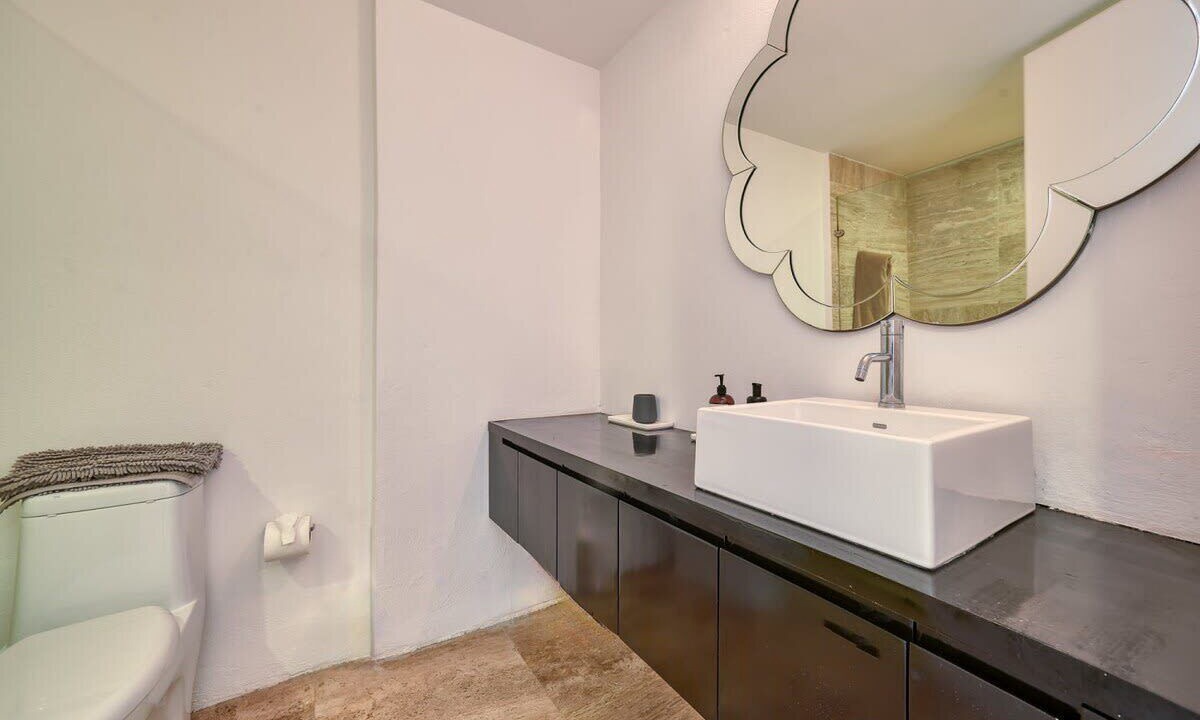 Photo of Bathroom in Romantic Zone