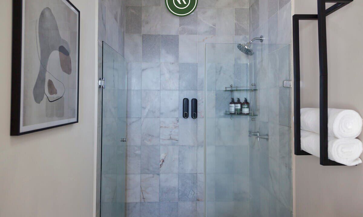 Photo of Bathroom in Flamingos
